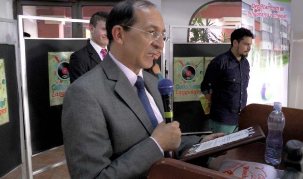 reconocimiento-a-rector-departamento-de-idionas-udenar-periodico