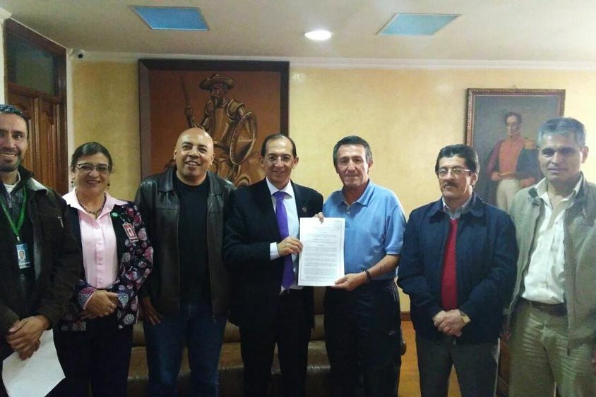 rector-carlos-solate-portilla-reconocimiento-lisenciatura-informatica-udenar-periodico