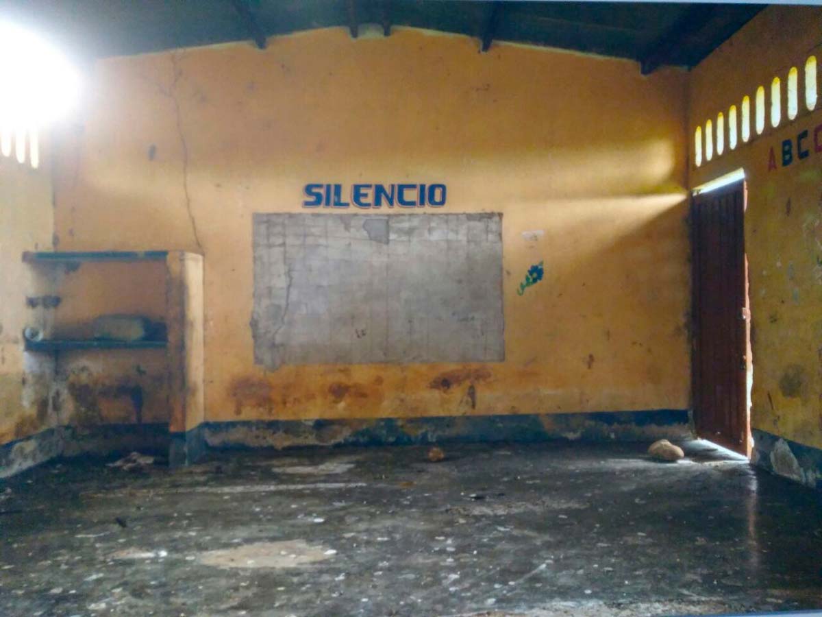 silencio-escula-abandonada-obra-obra-rios-y-silencios-udenar-periodico