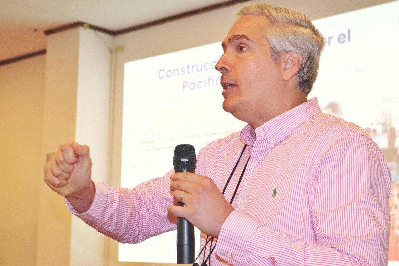 Camilo Ernesto Lloreda Becerra, Gerente Región Administrativa y de Planeación RAP Pacífico.