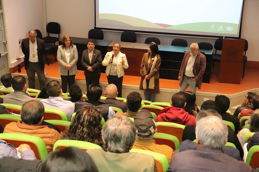 Decanos y Directores