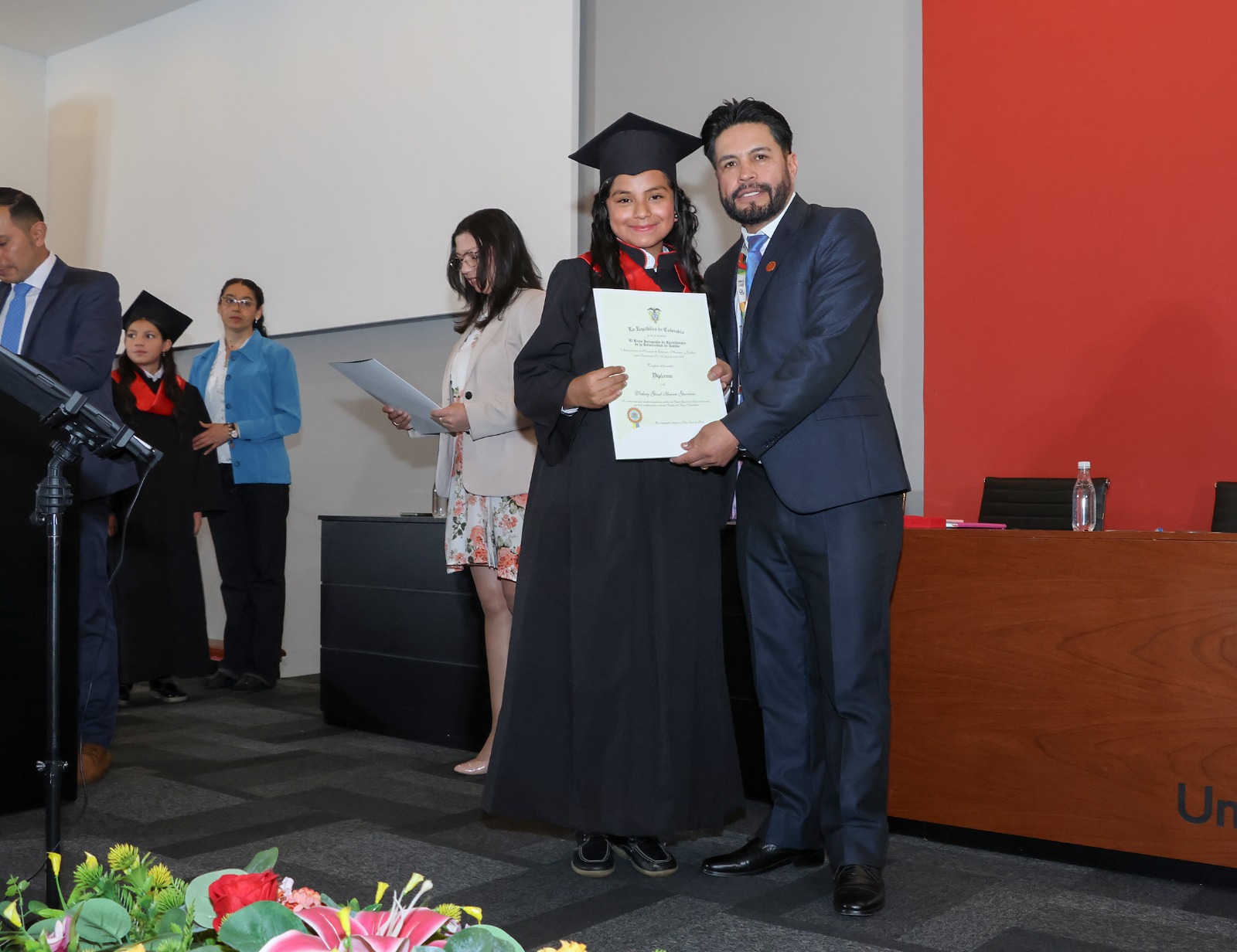 Foto 3 Ceremonia de certificación grado Transición y Quinto